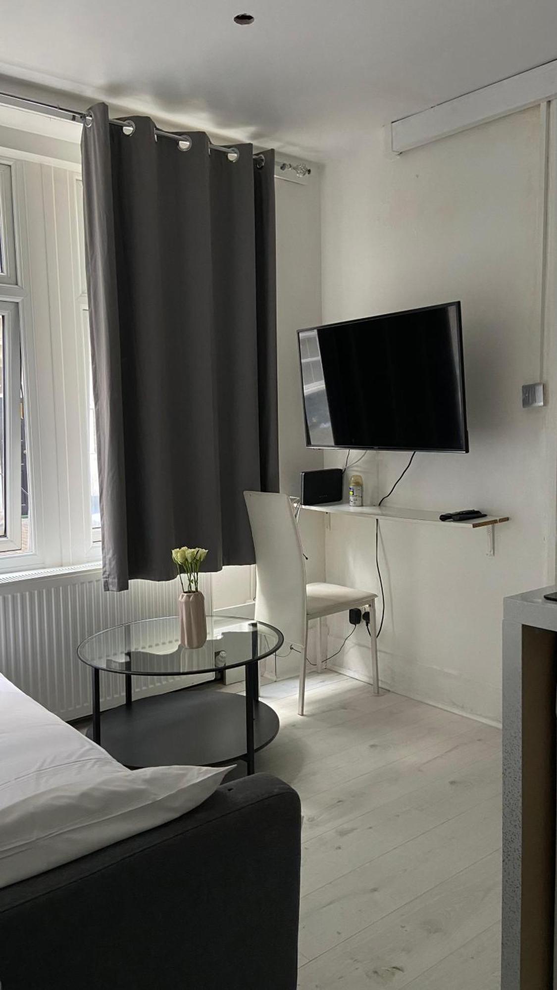Appartement Lovely Ground Floor Miles Apart à Londres Extérieur photo